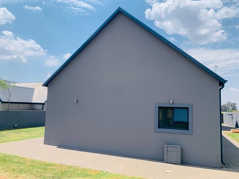 5 Bedroom Property for Sale in Heron Banks Golf Estate Free State